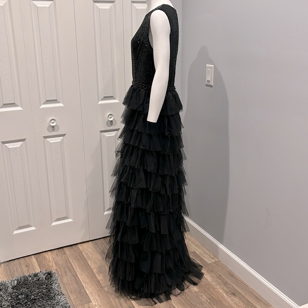 NWOT Mac Duggal ruffle tulle tiered sequin top gown - Picture 8 of 15